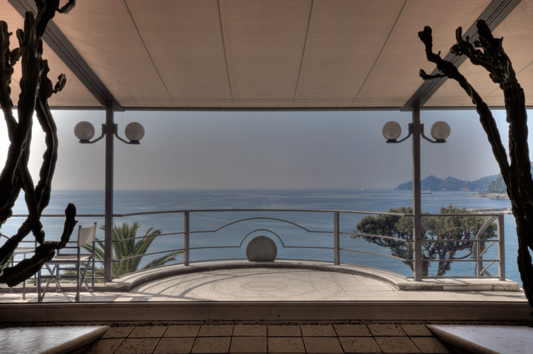 Exterior & Views 19