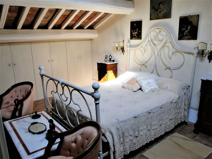 Bedroom 3, Villa Close to Florence, Hot Tub & Breathtaking View, Prato