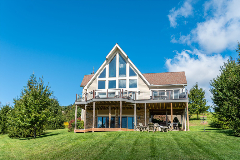 Exterior & Views