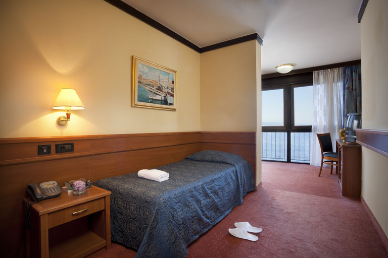Bedroom 2, Hotel Kristal - Liburnia, Opatija/Veprinac
