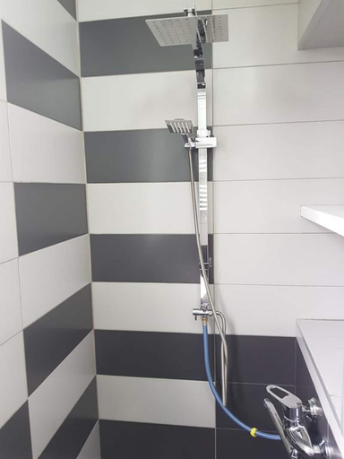 Bathroom 3, Nika7, Tbilisi