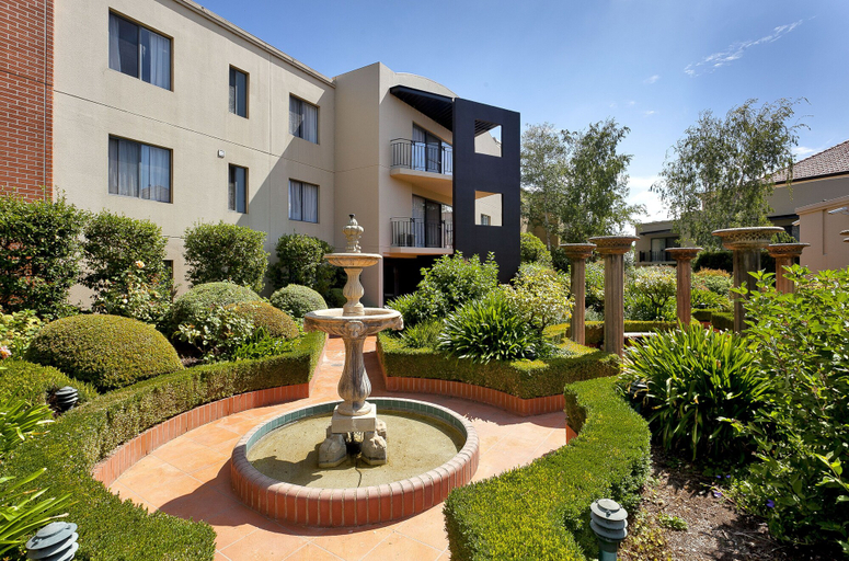 Exterior & Views 2, Astra Apartments - The Griffin, Canberra