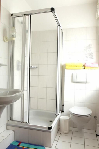 Bathroom 4, Hotel Gasthaus Schubert, Region Hannover
