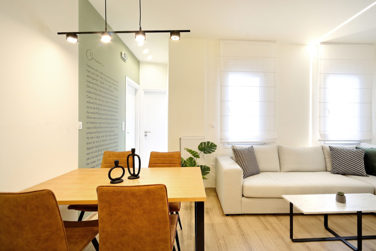 Others 5, Eos Residence, Attica