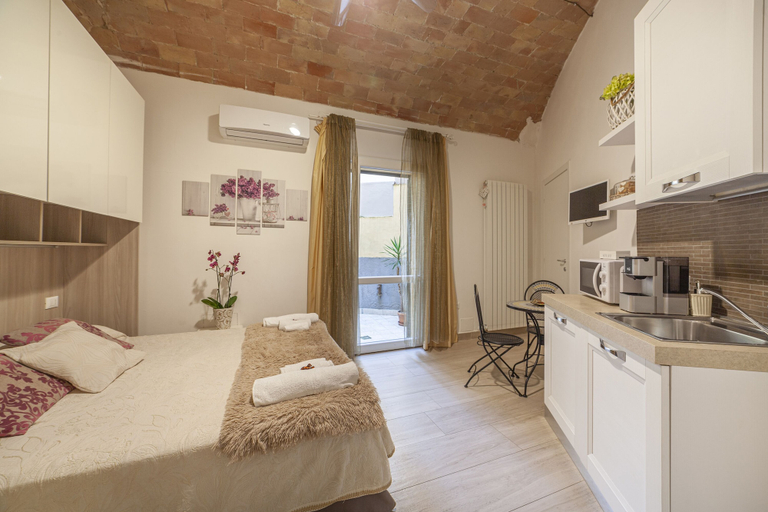 Others 4, Prima dell'Elba Bed & Breakfast, Livorno