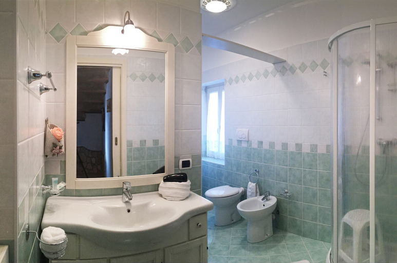 Bathroom 3, il Roseto holidays, Verona