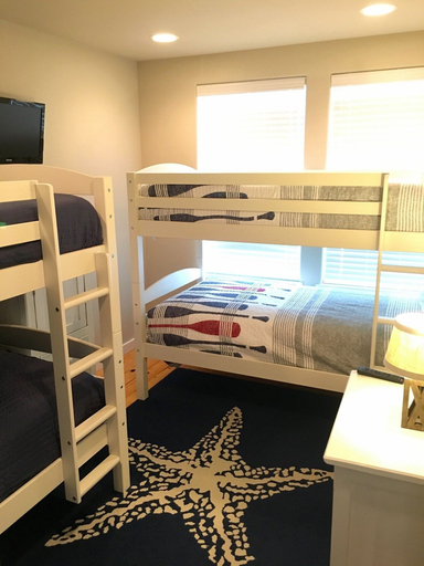 Bedroom 2, Latitude Adjustment, Nueces