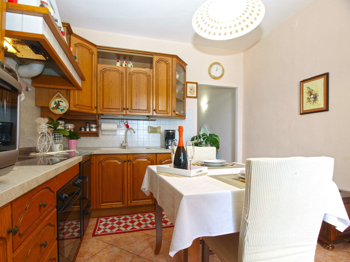 Others 5, Apartment 1872, Fažana