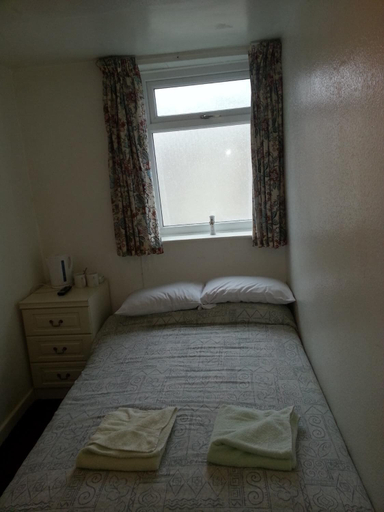Bedroom 2, Jesmond International Hotel, Blackpool