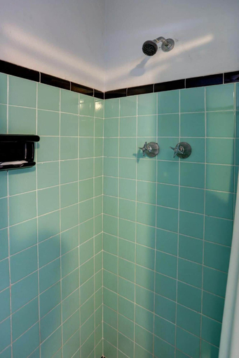 Bathroom 3, Richard's Motel Extended Stay, Broward