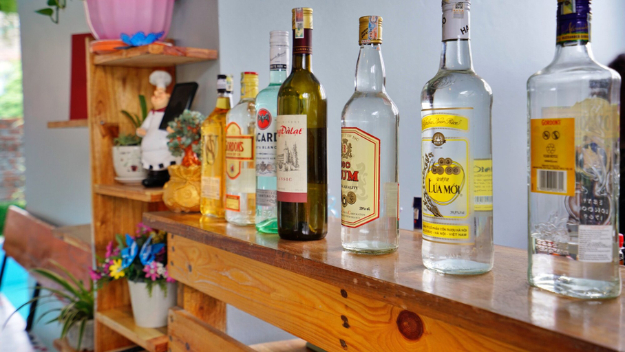 Food & Drinks, Private Room in Halong City Center - HANZ Almor2, Hạ Long