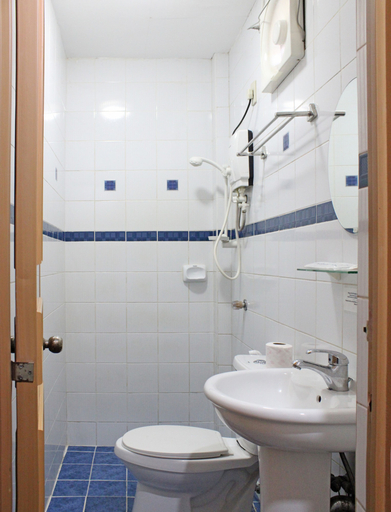 Bathroom 4, Balaibinda Lodge, Coron