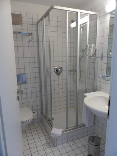Bathroom 5, Hotel Vierseithof Luckenwalde, Teltow-Fläming