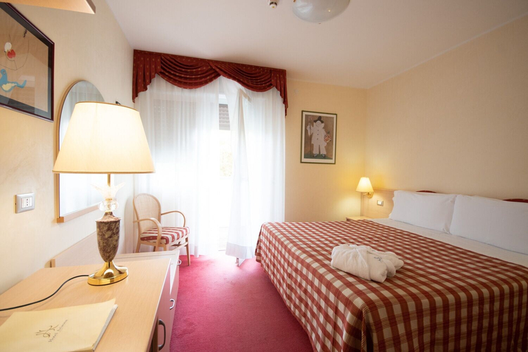 Bedroom 3, Hotel Arizona, Udine