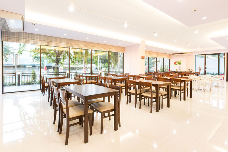Food & Drinks 5, Viva Residence, Khan Na Yao