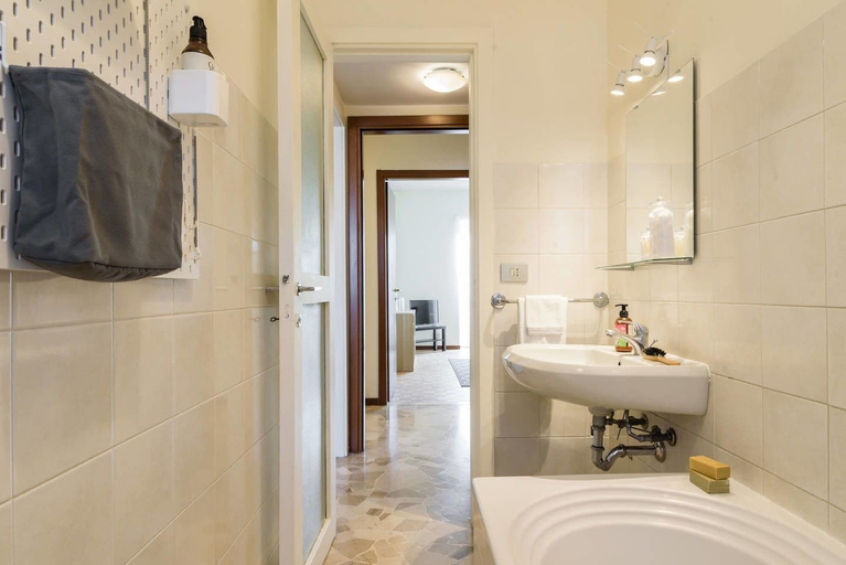 Bathroom 3, Piranesi Flexyrent Apartment, Milano