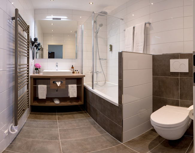 Bathroom 5, Insel Hotel, Bonn