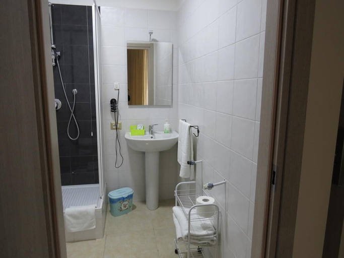 Bathroom 5, B&B Napul'è, Napoli