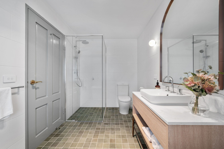 Bathroom 3, Wildes Hotel Kangaroo Valley, Shoalhaven - Pt B
