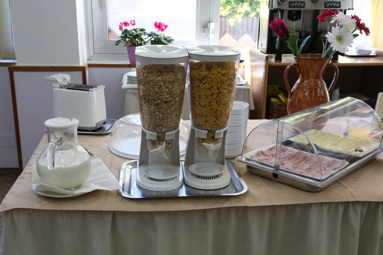 Food & Drinks 5, Villa Mater Hotel, Catania