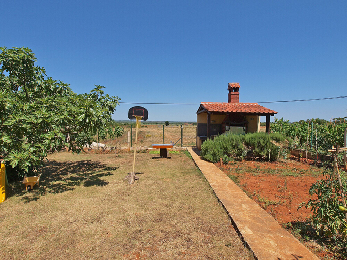 Others 4, Apartment 909, Fažana