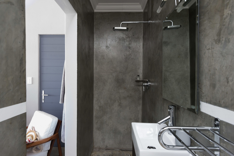 Bathroom 5, Stay at Friends, Overberg