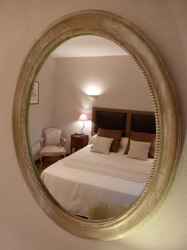 Bedroom 2, Château de Ribourdin, Yonne