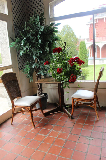 Others 5, Grey Gables Inn, Renfrew