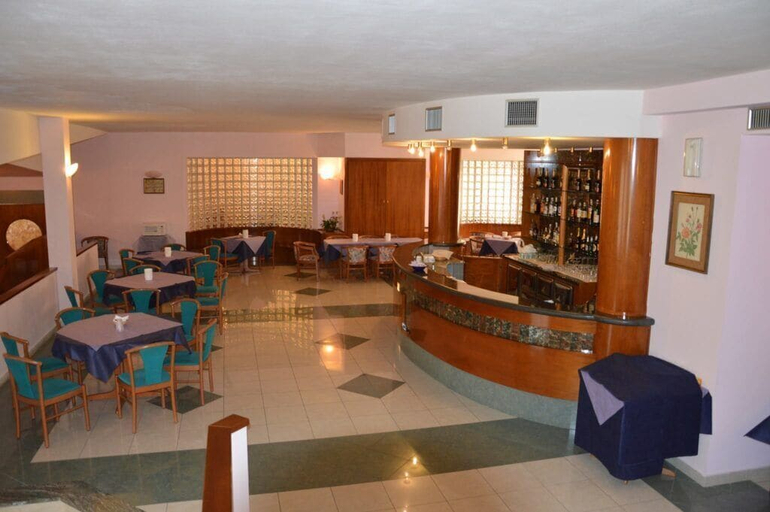 Food & Drinks, Hotel BB Porto Piombino, Livorno