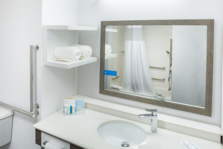 Bathroom 4, Hampton Inn Atlantic City/Absecon, Atlantic