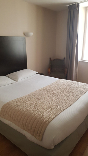 Bedroom 2, Hôtel des Deux Forts, Jura