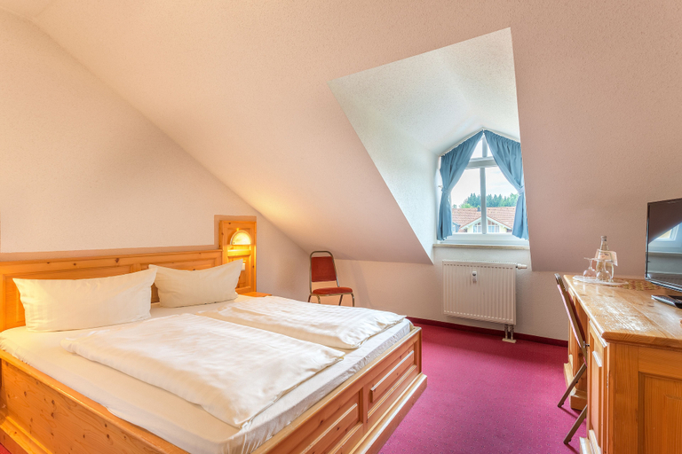 Bedroom 4, Hotel Ahornhof, Regen
