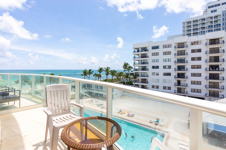 Sport & Beauty 5, Girasole Apartments, Miami-Dade