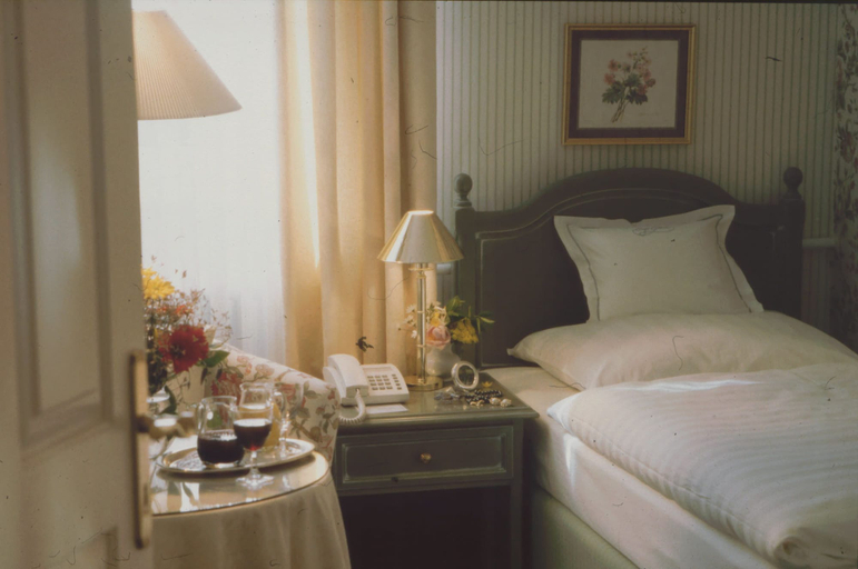 Bedroom 3, Unser kleines Hotel, Gießen