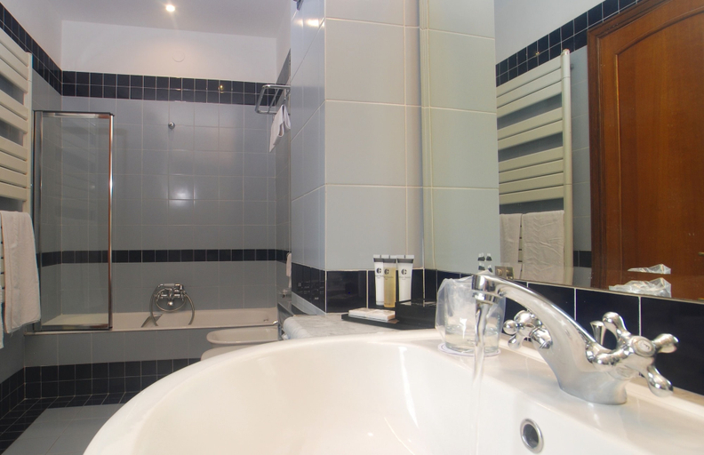 Bathroom 5, Culture Hotel Villa Capodimonte, Napoli