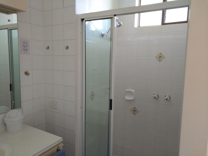 Bathroom 4, Abel Tasman Waterfront Motel, E. Gippsland - Bairnsdale