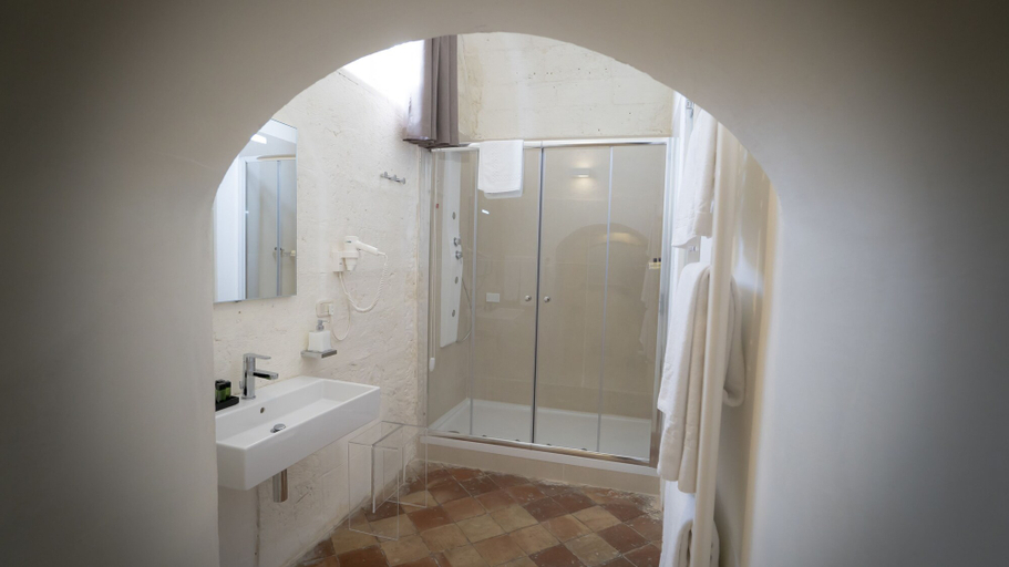 Bathroom 4, Giardini di Pietra, Matera