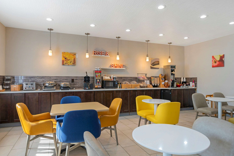 Food & Drinks 5, Comfort Inn & Suites, Muskingum