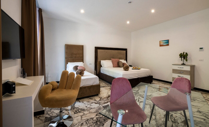 Bedroom 3, Grand Hotel Serapide, Napoli