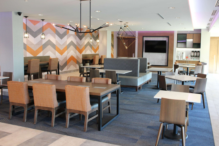 Food & Drinks 5, La Quinta Inn & Suites by Wyndham Bardstown, Nelson