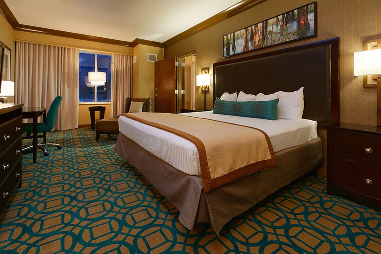 Bedroom 3, Riverwalk Casino Hotel, Warren