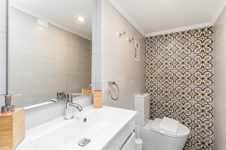Bathroom, LxWay Apartments Beco do Caldeira, Lisbon
