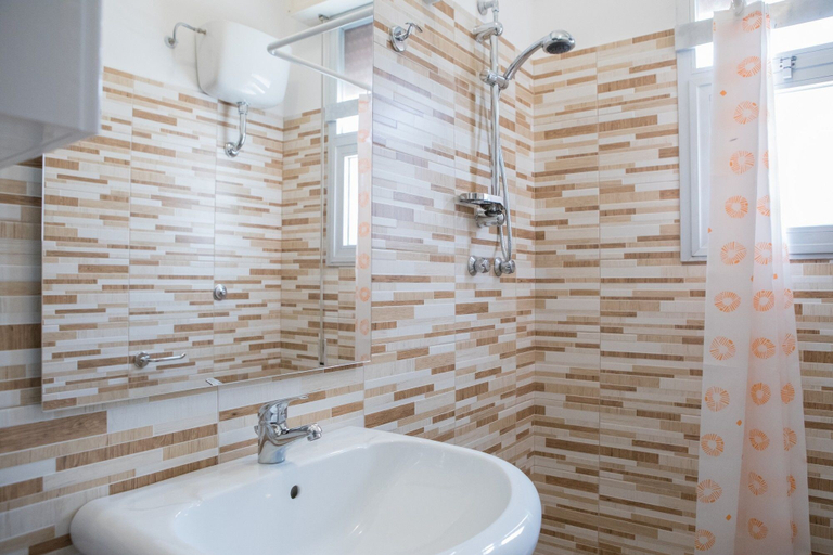 Bathroom 4, Villa Vegas, Lecce
