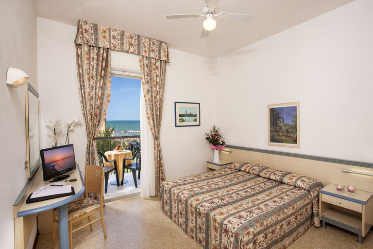Bedroom 3, Hotel Brig, Rimini