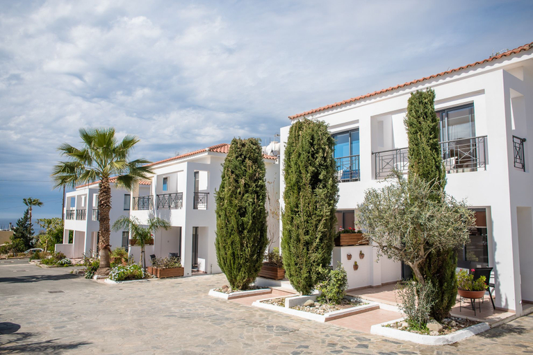 Exterior & Views 2, Julipapas Gardens
