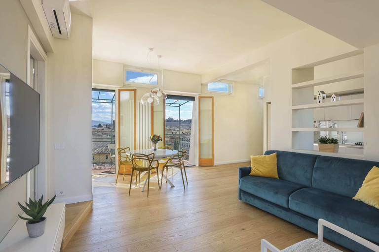Others 5, Penthouse With Terrace, Florence
