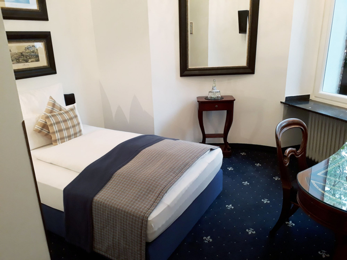 Bedroom 4, Hotel Windsor, Düsseldorf