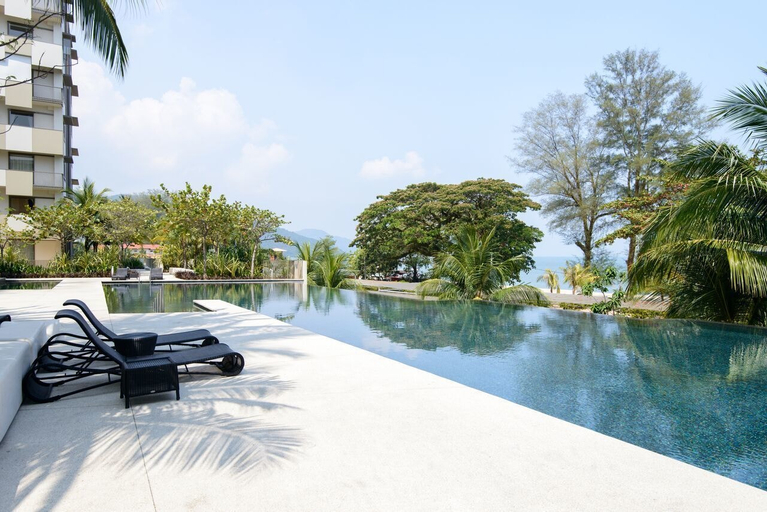 Sport & Beauty 5, 2 Bedrooms Apartment By The Sea, Penang Island