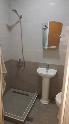 Bathroom 3, Riverside Apartment on Chkheidze, Tbilisi