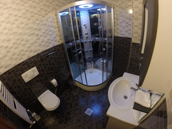 Bathroom 3, Hotel Denis & Spa, Priština